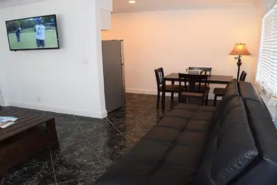 Image de Unit # 1  200 steps Lauderdale By The Sea Beach or Downtown 1 Bdr, ground floor\n
