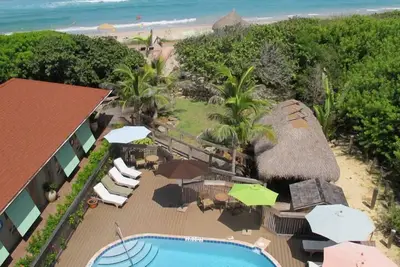 Image de Seashell Suites Resort-Oceanfront Luxe et intimité décontractés.