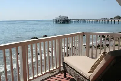 Image de Deluxe Oceanfront Cottage sur sec Sandy Beach carbone - Sea Lion