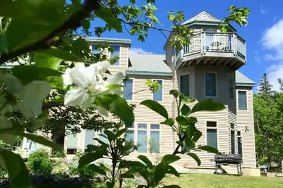Image de Spacieuse maison de verger d'héritage de 6 chambres près du rivage et de l'Acadie