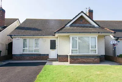 Image de Bungalow de 3 chambres, proche de toutes les commodités locales.