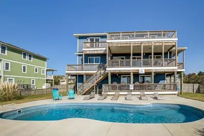 Image de Dans le sud | 450 pieds de la plage | Piscine privée