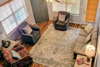 Image de Ne Manquez Pas sur cet emplacement idéal et à un prix avantageux pour un 3 chambres \/ 3 salles de bain!