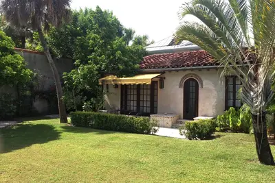 Image de En ville Maison d'hôtes de style espagnol à 100 mètres de la plage