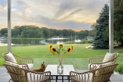 Image de Retraite au bord de l'eau au soleil sur l'île Shelter!