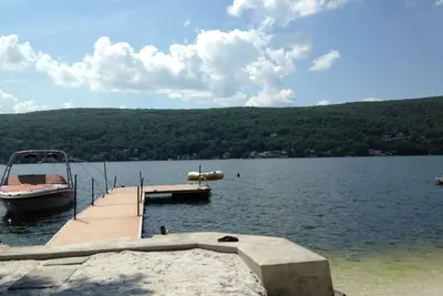Image de Lakefront - Hottub, Gameroom, bar, plage de sable blanc, des vues et 15 acres