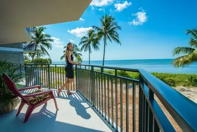 Image de ** Meilleure Valeur Dans Key West ** Front de l'océan! Vue sur l'océan toutes les chambres. Balcon de 90 pieds