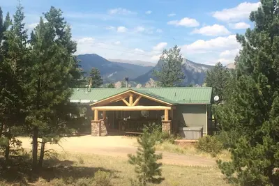 Image de Vue sur le lac et la montagne, Privé, Emplacement idéal, Bain à remous, Wifi, Théâtre