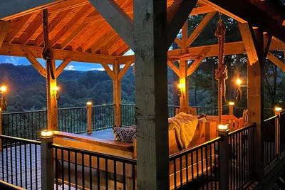 Image de Cabine privée Près de Boone - Great View - bain à remous et randonnée Sentiers \/ équestres