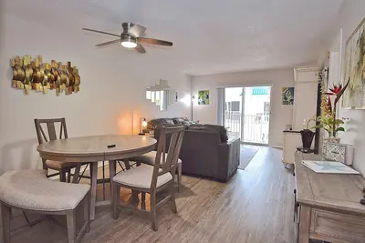 Image de Condo sensationnel et équipements fantastiques au Palm Bay Club - Profitez de la plage et de la baie! # 335