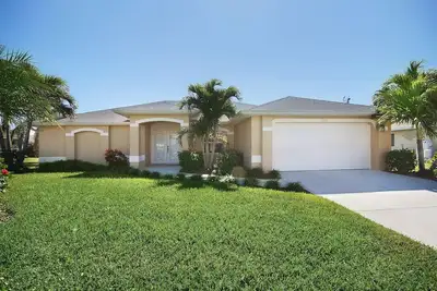 Wischis Florida Vacation Home - L'île de cristal à Cape Coral