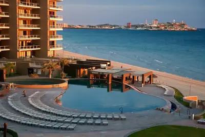 Image de Magnifique, 2 chambres + chambre bonus - 4e étage Cristal Oceanfront Condo