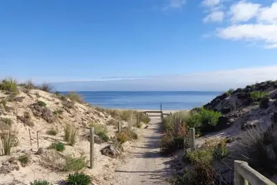 Image de Maison de vacances pour les familles et les animaux domestiques, Ă quelques pas de la plage de Carrickalinga
