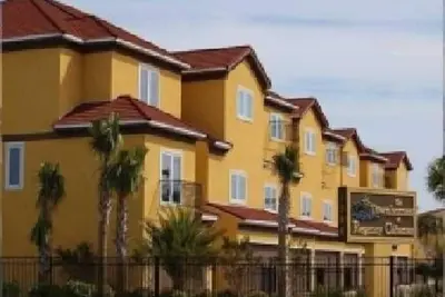 Image de Belle maison de ville sur le sable blanc de sucre de Pensacola Beach, Fla