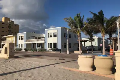 Tout nouveau condo Hollywood Beachfront directement sur le Broadwalk