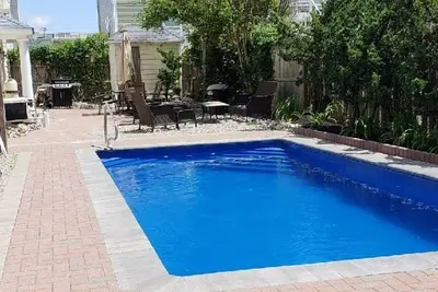 Image de Luxueux 6 chambres Oceanside Accueil w / piscine! Étapes de la plage!