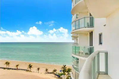 Image de Condominium confortable avec vue sur l'océan dans un complexe en bord de mer