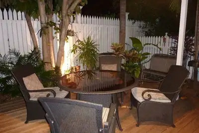 Image de Profitez d'une plus grande intimité dans un lotissement en annexe Truman Annex End