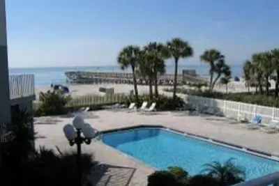 Image de Récemment rénové Beach Palms Condo Unit 110 - Tarifs réduits d'août au 22 décembre
