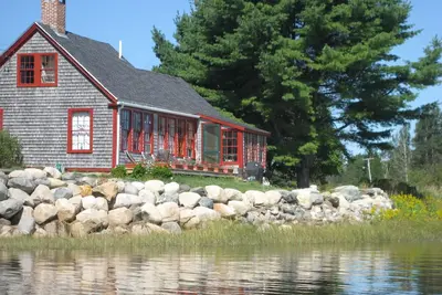 Image de Maine Côte front de mer pittoresque Heron View Cottage sur Machias Bay