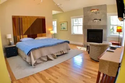 Image de Bright, Breezy Cottage - Minutes de la plage de Skaket