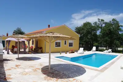 Image de Maison 4 Chambres Avec Piscine Privée