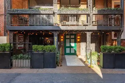 Image de Du centre-ville - 3 Br Walk to Everything! Writers Loft- Imprimantes Alley Lofts