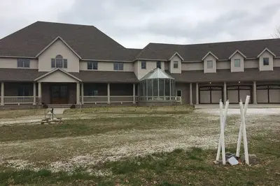 Image de Privé, gated manor sur 17 acres à quelques minutes de Branson, Mo