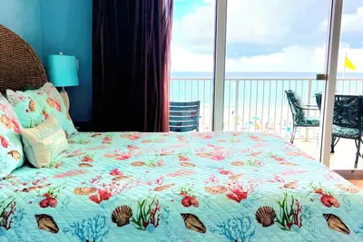 Image de Superbe 2e étage Beachfront Tidewater 2 Bdr / 2ba condo près de Pier Park, max 6