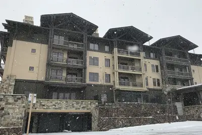 Image de Ski In / Ski Out- Condo-Village 2 chambres Ă Squaw Valley