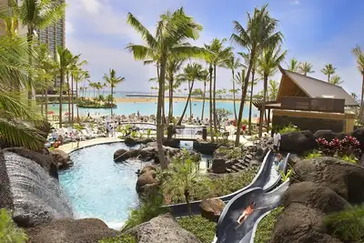 Image de Hilton Hawaiian Village - 5 étoiles Premier Oceanfront Resort! Immense Unité 2 Chambres!