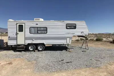Image de Pahrump Camper / Rv1 près de Death Valley & Front Sight, entrée de code