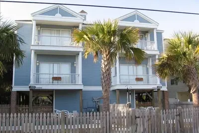 Image de Grande maison avec vue sur la plage à Surfside, Caroline du Sud