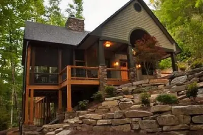 Image de Creekside Luxury-Sparkling Hot Tub-2 chemin��es-Lac Access-Noc 10 min. Wifi
