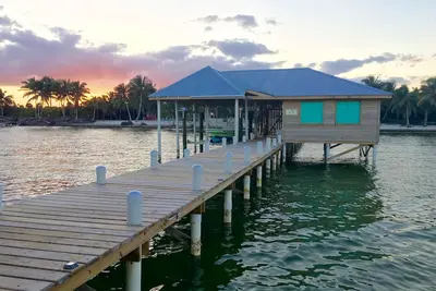 Image de Vivre et dormir sur la mer! ! ** Glamping in Paradise **
