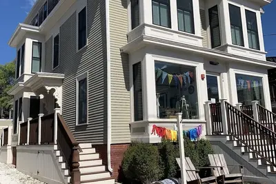 Image de Spectaculaire condo haut de gamme rénové dans l'East End de Provincetown