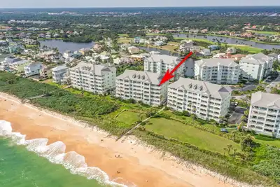 Image de Direct Oceanfront. . . Penthouse. . . Unité de coin. . . . Dois-je en dire plus?