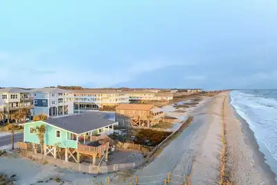 Image de Ocean Front, 4br, 2ba, Yard clôturé, Pet Friendly, À Pied Des Commerces, RÉNOVÉ 2018