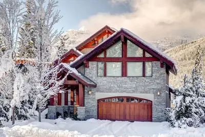 Image de Modern Luxury Home in Whistler (Sleeps 10+)