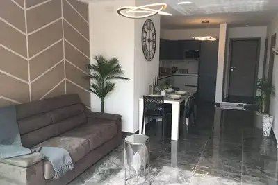 Image de Penthouse moderne Ă 2 minutes de la mer, dans le centre de Bugibba (barbecue + climatisation \/ Wifi gratuit)