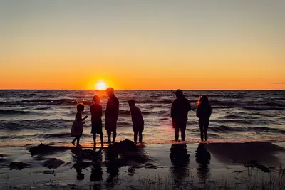 Image de Magnifique Coucher Du Soleil Sur Le Lac - Maison Nouvellement REMODELÉE Sur Le Lac Michigan, Mackinaw City