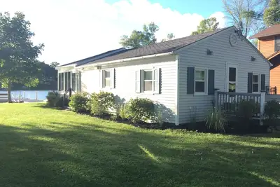 Image de Port Bay Waterfront Cottage w. Des vues spectaculaires
