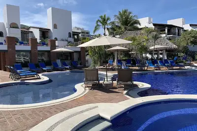 Image de Voir Beautiful 2 Bedroom Penthouse Condo, Selva Romantica, Old Town, P. V.