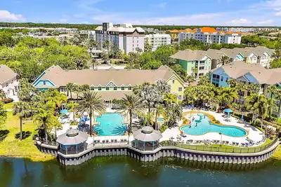 Image de RÉDUCTIONS! ! Condo 3br / 2ba / Loft Resort - 3 miles de Disney! !