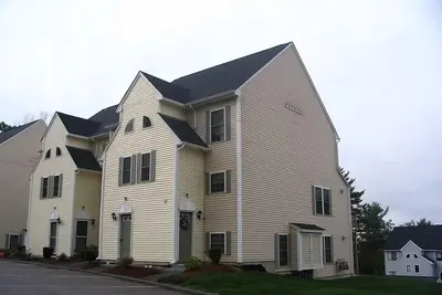 Image de Magnifique condo sur le lac Winnipesaukee avec une vue magnifique sur la baie de Paugus