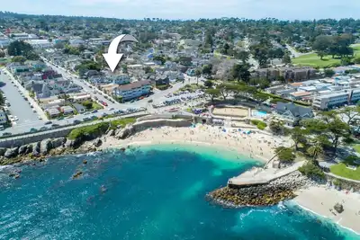 Image de Lover's Point Beach House, Pacific Grove, Ă quelques pas de la plage, des boutiques et des restaurants