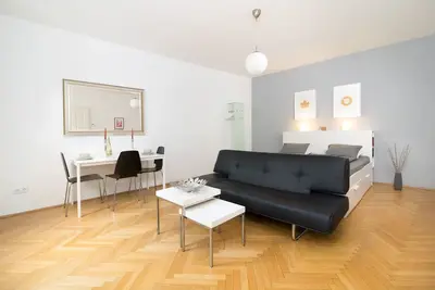 Image de Appartement récemment rénové - 700 mètres Centre historique Ville