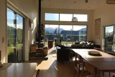 Image de Maison contemporaine sur Aspinall, Wanaka