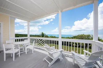 Image de Condo neuf avec piscine chauffée, plage privée, quai, vue sur 2 océans, voiturette de golf, kayaks
