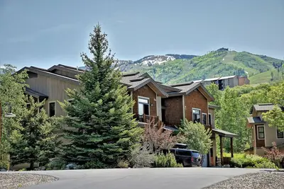 Image de Spas, Sur la ligne de navette, Laveuse / sécheuse privée, Maison de ville de luxe,